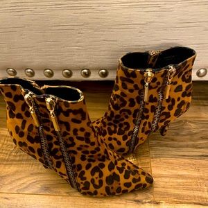 Anne Michelle size 9 Cheetah Booties
